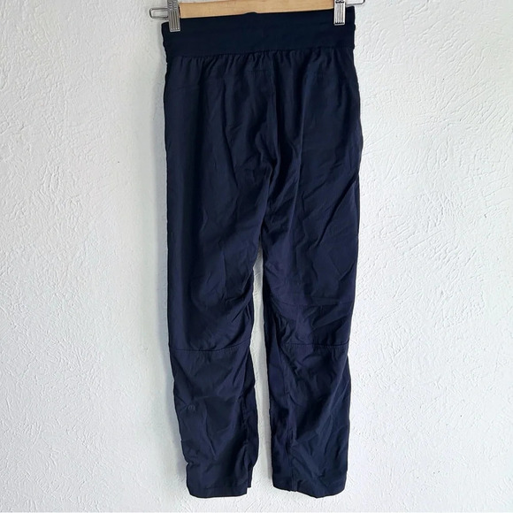 Lululemon Beyond the Studio Crop True Navy Sz 2 - Picture 3 of 6